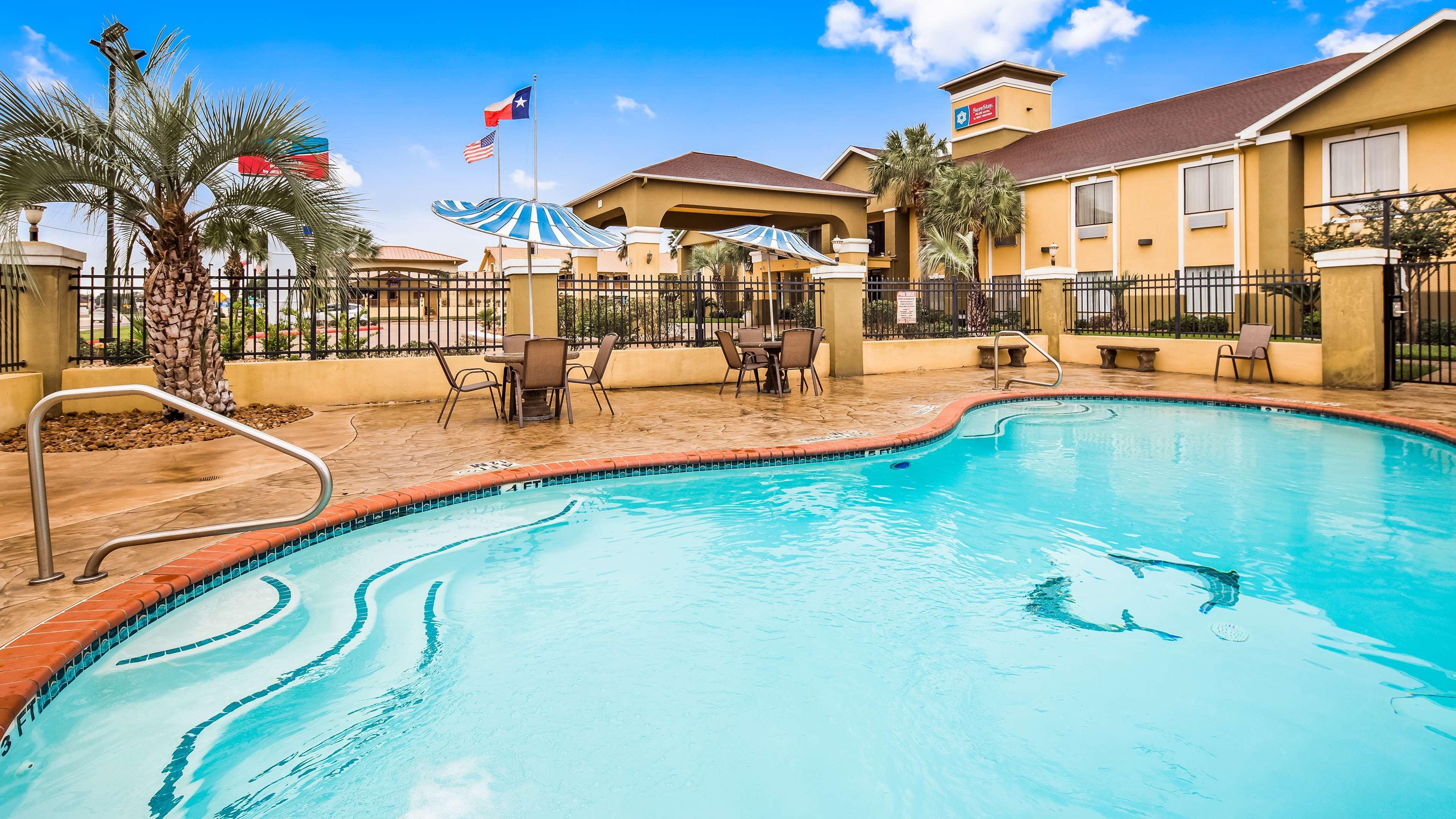 Western And Conference Center Hotel